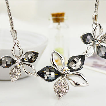 Aksesoris Kalung Wanita Vernyx Star Flower - VERNYX