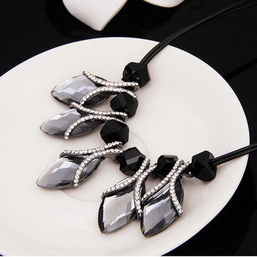 Aksesoris Kalung Wanita Vernyx Crixalist Penta - VERNYX